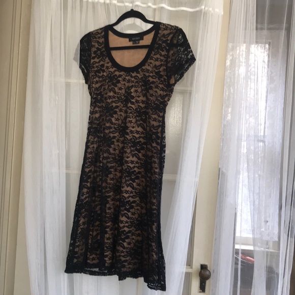 Karen Kane Dresses & Skirts - Super elegant Karen Kane dress